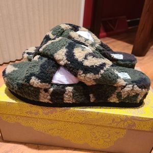 Mix No. 6 Amatta Slippers